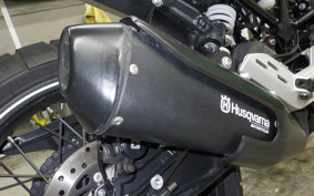 HUSQVARNA SVARTPILEN 401 2022