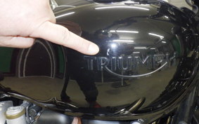 TRIUMPH BONNEVILLE BOBBER 2024