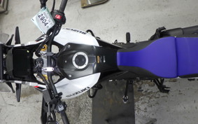 SUZUKI Vｽﾄﾛｰﾑ1050DE 2025 EF11M