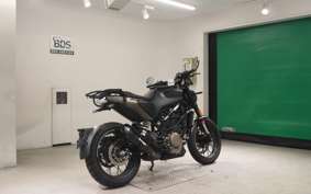 HUSQVARNA SVARTPILEN 401 2022
