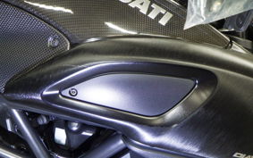 DUCATI DIAVEL Carbon 2011