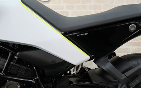 HUSQVARNA SVARTPILEN4 2024