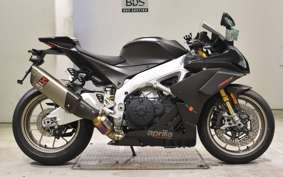 APRILIA RSV4 1100ファクト 2019