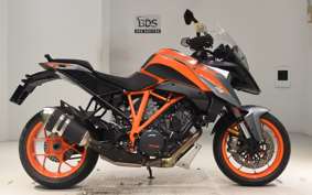 KTM 1290 SUPER DUKE GT 2022