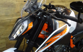 KTM 890 DUKE R 2021 TU940