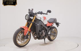 YAMAHA XSR900 2025