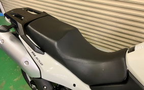 SUZUKI DL650 ( V-Strom 650 ) 2013 B1112