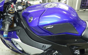 YAMAHA YZF-R1 2015