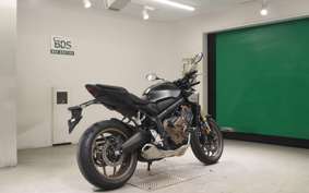 HONDA CB650R E-Clutch 2025 RH17