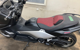 YAMAHA T-MAX 560 A 2026 SJ21J