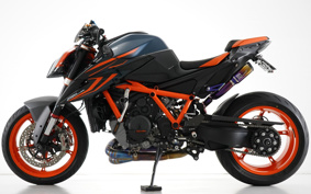 KTM 1290 SUPER DUKE R 2022 V3940