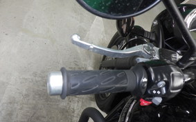 TRIUMPH BONNEVILLE T100 2018