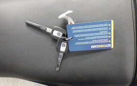 HUSQVARNA SVARTPILEN 125 2010