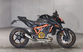 KTM 1290 SUPER DUKE R 2020 V3940