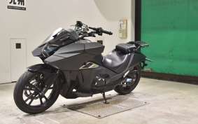 HONDA NM4 VULTUS -01 2015 RC82