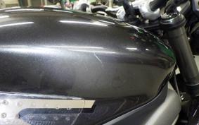 TRIUMPH STREET TRIPLE RS 2023