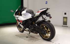 YAMAHA YZF-R1 2024