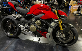 DUCATI STREET FIGHTER V4S 2022 1F00