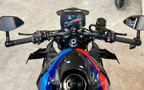 BMW M1000R 2023 0E81