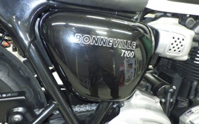 TRIUMPH BONNEVILLE T100 2016