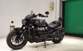 TRIUMPH ROCKET III GTストーム 2025