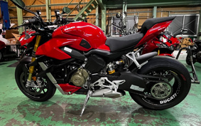 DUCATI STREET FIGHTER V4S 2021 1F00