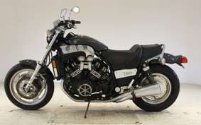 YAMAHA VMAX 2000