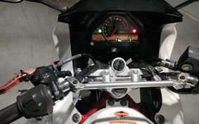 HONDA VTR 250 F MC33