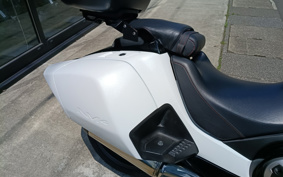 HONDA NM4 VULTUS -02 2014 RC82