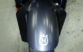 HUSQVARNA SVARTPILEN 401 2022