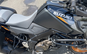 SUZUKI DL1050 (V-Strom 1050) 2023 EF11M