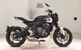 TRIUMPH TRIDENT 660 2024