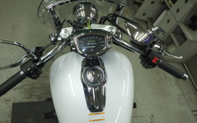 YAMAHA XVS1300CA STRIKER 2013