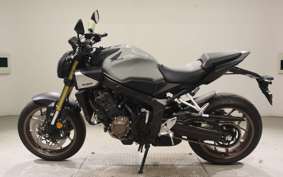 HONDA CB650R E-Clutch 2025 RH17