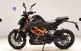 KTM 390 DUKE 2025