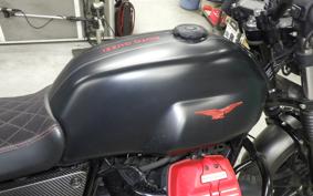 MOTO GUZZI V7 CARBON 2019