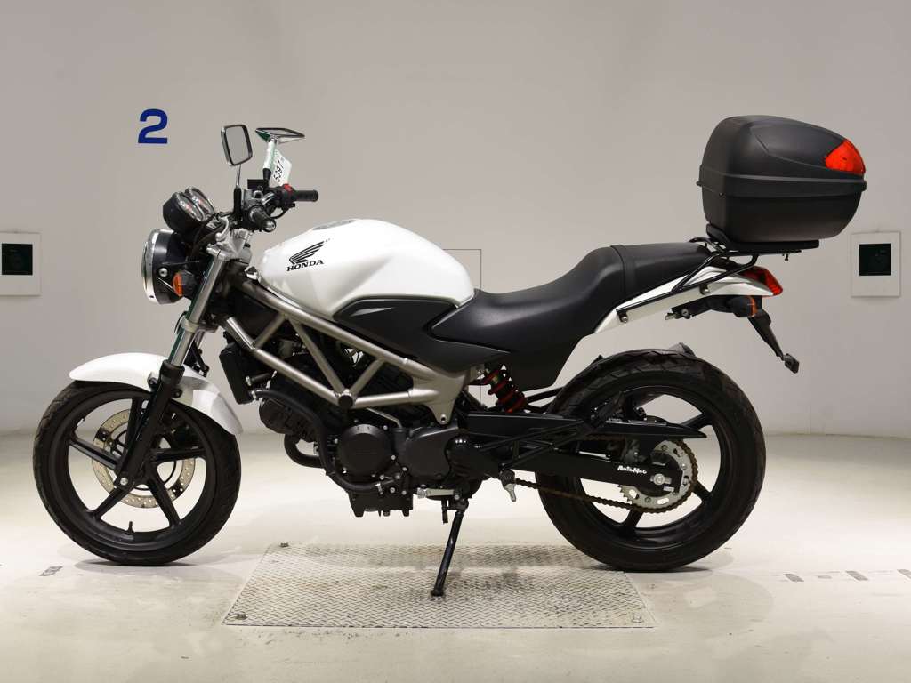 Фото Honda VTR 250 Gen. 2 2013 с японского аукциона
