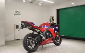 HONDA CBR600RR 2025 PC40