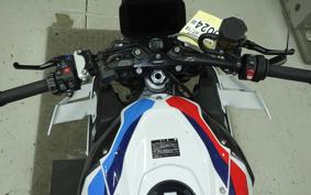 BMW M1000R 2023
