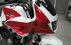 HONDA CB1300SB SUPER BOLDOR A 2013 SC54