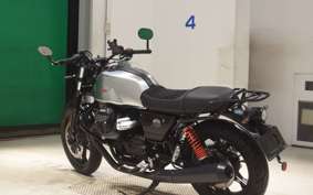 MOTO GUZZI V7 STONE 3