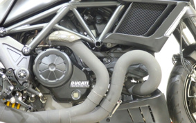 DUCATI DIAVEL 2015 ZDMG105JAFB