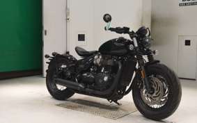 TRIUMPH BONNEVILLE BOBBER 2018