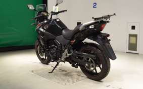 SUZUKI Vｽﾄﾛｰﾑ250A 2013