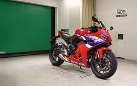 HONDA CBR650R E-Clutch 2025 RH17