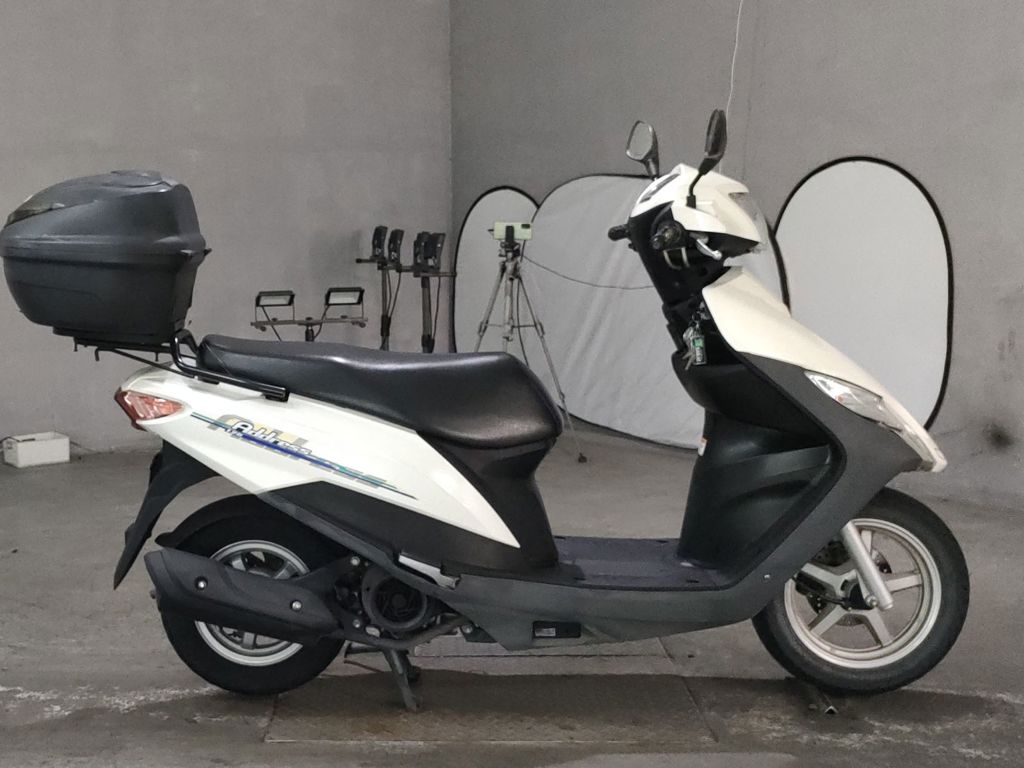 Фото Suzuki ADDRESS V125 с японского аукциона