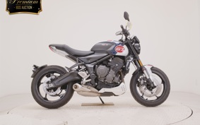TRIUMPH TRIDENT 660 2024