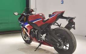 HONDA CBR1000RR R 2025 SC82