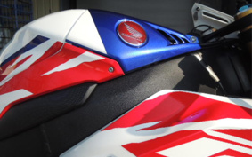HONDA CBR1000RR-R FB SP 2023 SC82