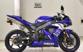YAMAHA YZF-R1 2004